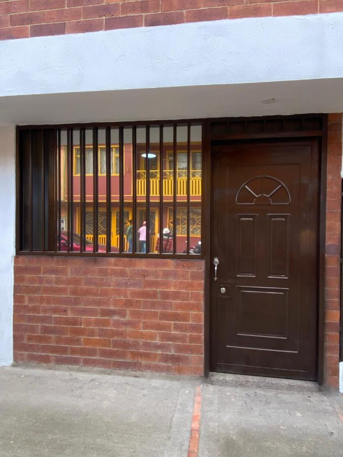 Apartaestudio Pequeno Privado Cerca Al Aeropuerto Bogotá Kültér fotó